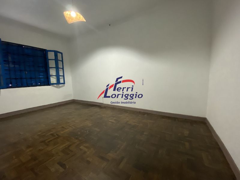 Casa com 5 quartos e 3 banheiros à venda no bairro Centro, Guaratingueta