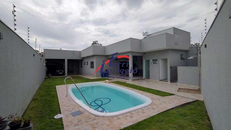 Casa à venda no bairro Club dos 500, Guaratingueta