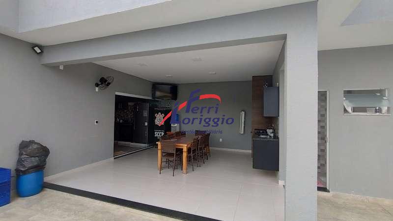 Casa à venda no bairro Club dos 500, Guaratingueta