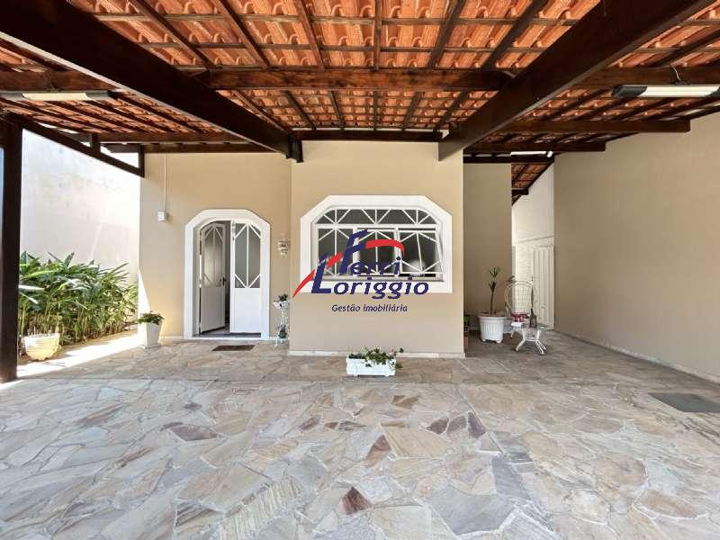 Casa com 4 quartos e 3 banheiros à venda no bairro Parque das Arvores, Guaratingueta