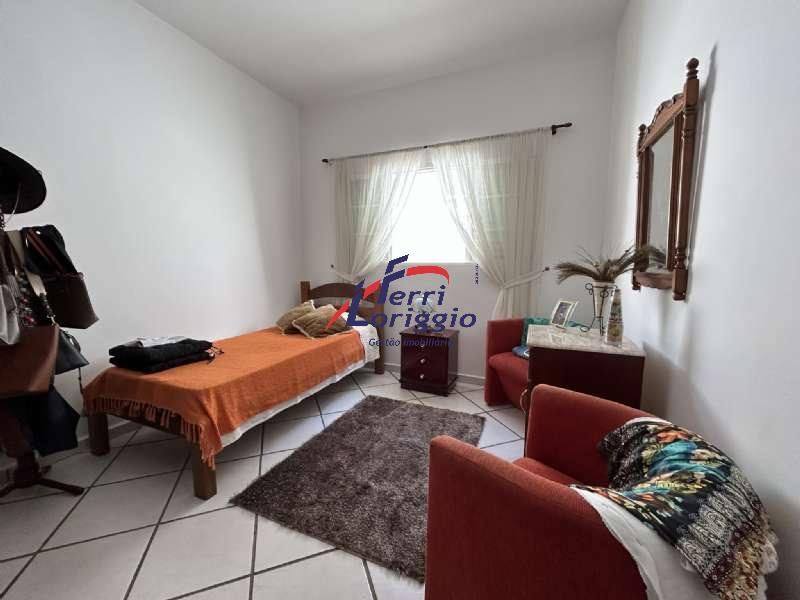 Casa com 4 quartos e 3 banheiros à venda no bairro Parque das Arvores, Guaratingueta