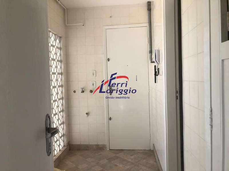 Apartamento com 3 quartos e 2 banheiros à venda no bairro Centro, Guaratingueta