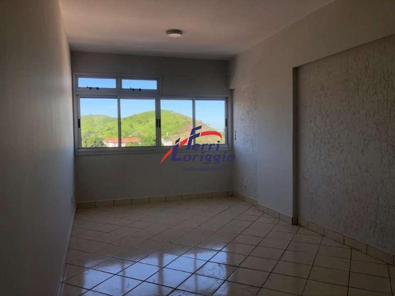 Apartamento com 3 quartos e 2 banheiros à venda no bairro Centro, Guaratingueta