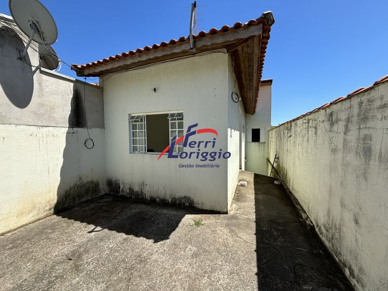 Casa com 2 quartos e 1 banheiro à venda no bairro Santa Barbara, Guaratingueta