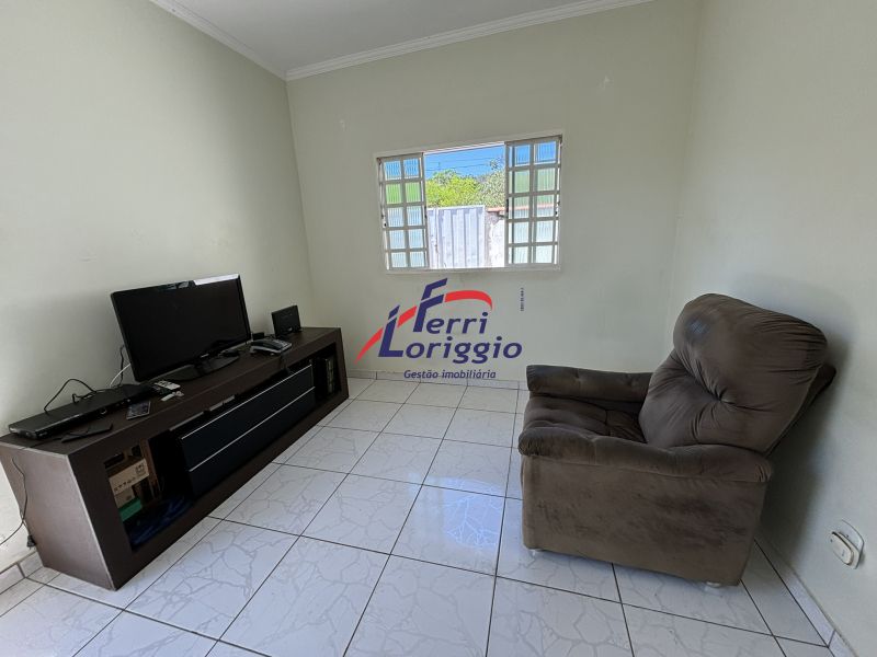 Casa com 2 quartos e 1 banheiro à venda no bairro Santa Barbara, Guaratingueta