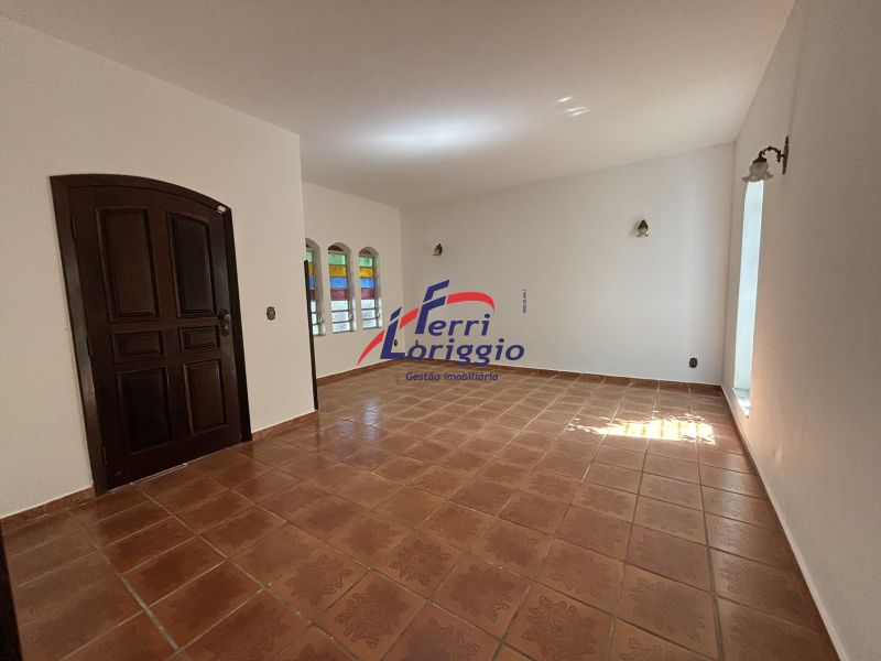 Casa com 3 quartos e 4 banheiros à venda no bairro Vila Paraiba, Guaratingueta