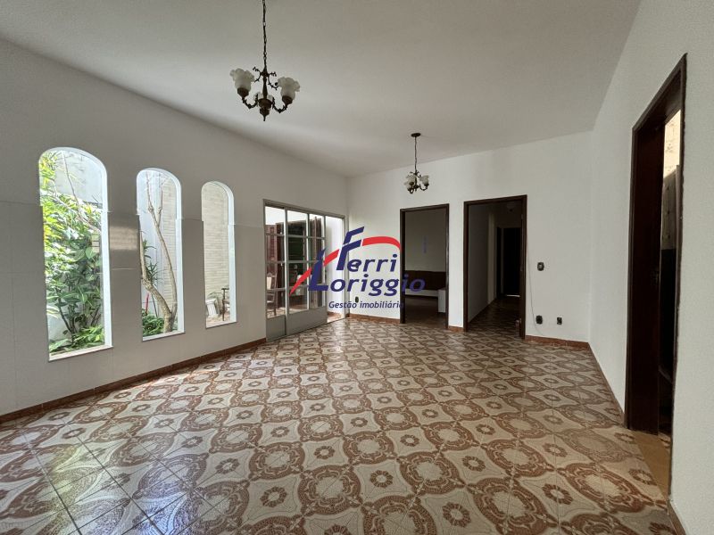 Casa com 3 quartos e 4 banheiros à venda no bairro Vila Paraiba, Guaratingueta