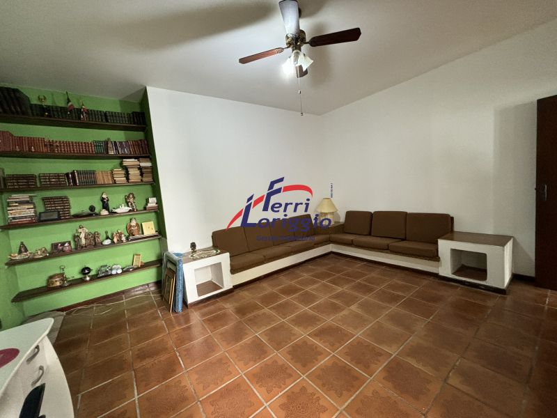 Casa com 3 quartos e 4 banheiros à venda no bairro Vila Paraiba, Guaratingueta