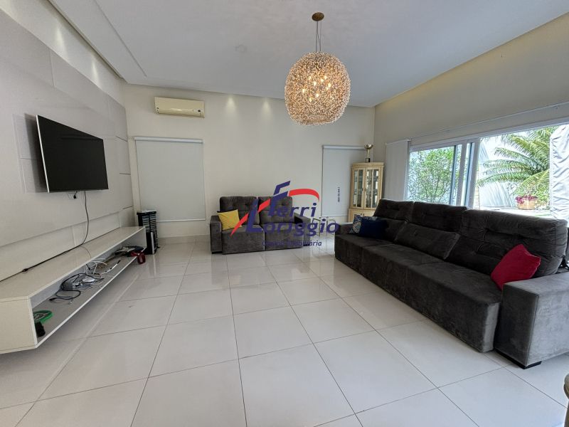 Casa com 3 quartos e 5 banheiros à venda no bairro Vila Paraiba, Guaratingueta