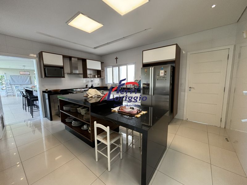 Casa com 3 quartos e 5 banheiros à venda no bairro Vila Paraiba, Guaratingueta