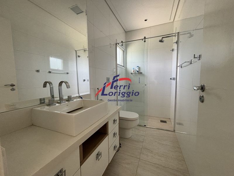 Casa com 3 quartos e 5 banheiros à venda no bairro Vila Paraiba, Guaratingueta
