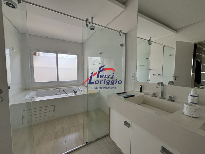 Casa com 3 quartos e 5 banheiros à venda no bairro Vila Paraiba, Guaratingueta