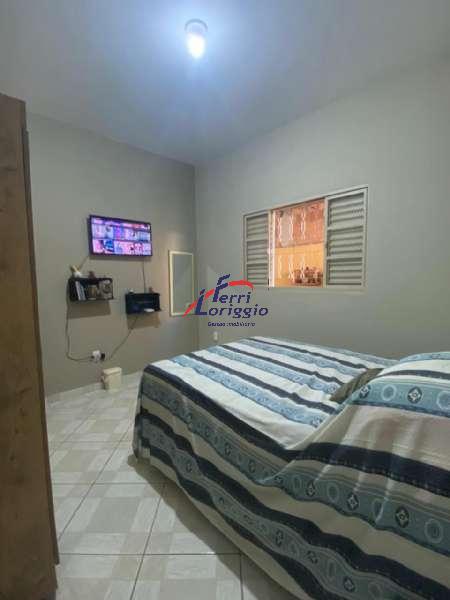 Casa com 3 quartos e 1 banheiro à venda no bairro Jardim Esperança, Guaratingueta