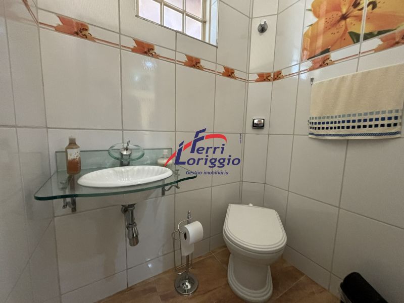 Casa com 5 quartos e 3 banheiros à venda no bairro Jardim Rony, Guaratingueta