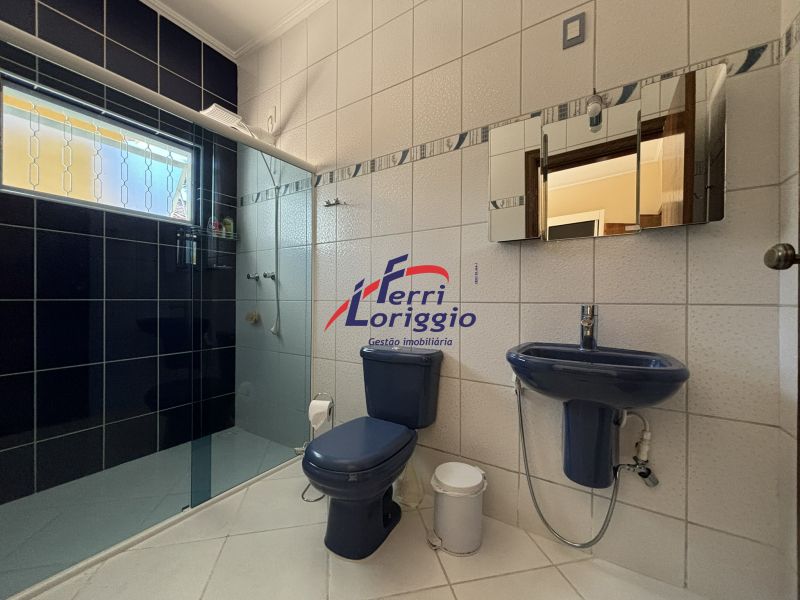 Casa com 5 quartos e 3 banheiros à venda no bairro Jardim Rony, Guaratingueta