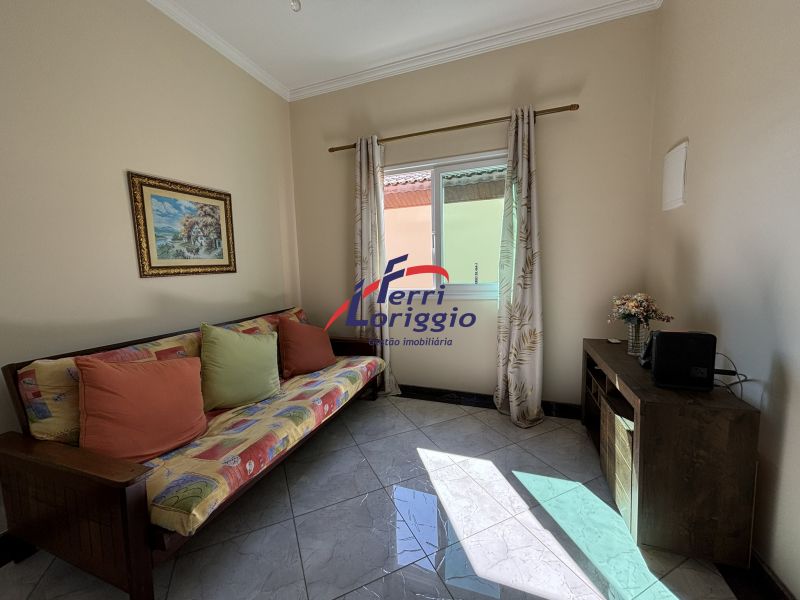 Casa com 5 quartos e 3 banheiros à venda no bairro Jardim Rony, Guaratingueta