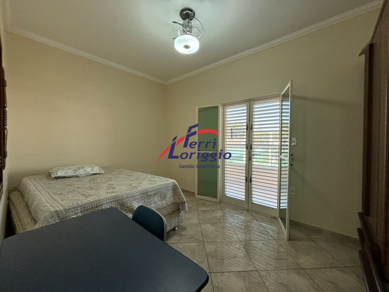 Casa com 5 quartos e 3 banheiros à venda no bairro Jardim Rony, Guaratingueta