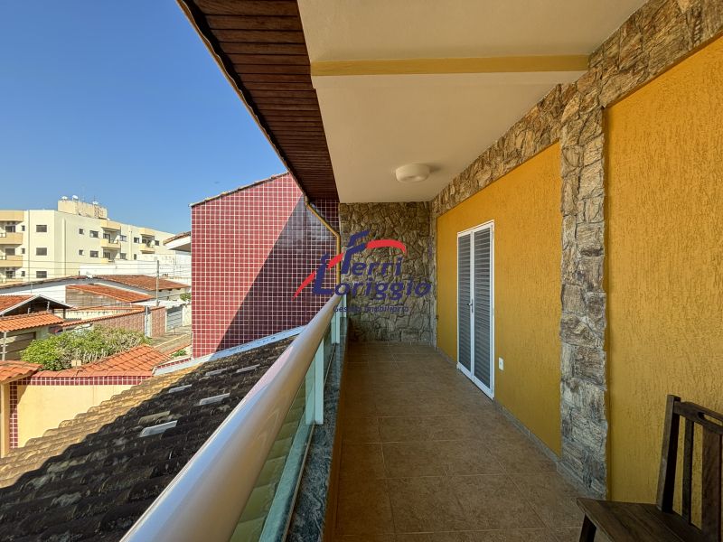 Casa com 5 quartos e 3 banheiros à venda no bairro Jardim Rony, Guaratingueta