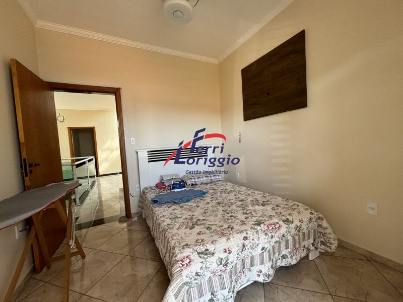 Casa com 5 quartos e 3 banheiros à venda no bairro Jardim Rony, Guaratingueta