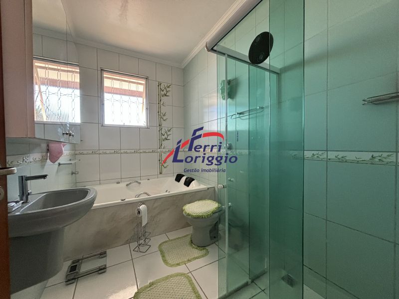 Casa com 5 quartos e 3 banheiros à venda no bairro Jardim Rony, Guaratingueta