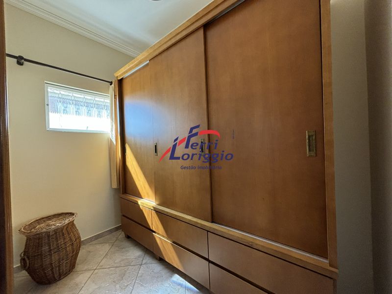Casa com 5 quartos e 3 banheiros à venda no bairro Jardim Rony, Guaratingueta