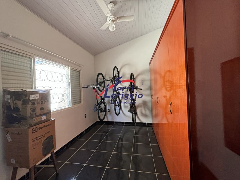 Casa com 5 quartos e 3 banheiros à venda no bairro Jardim Rony, Guaratingueta
