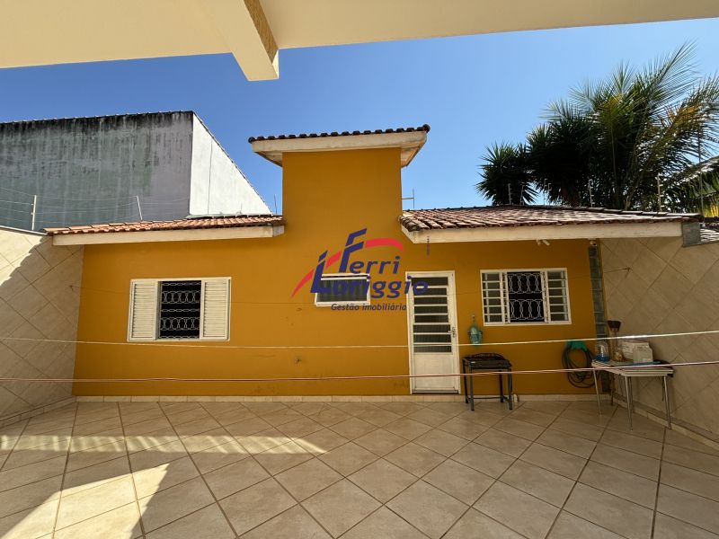 Casa com 5 quartos e 3 banheiros à venda no bairro Jardim Rony, Guaratingueta