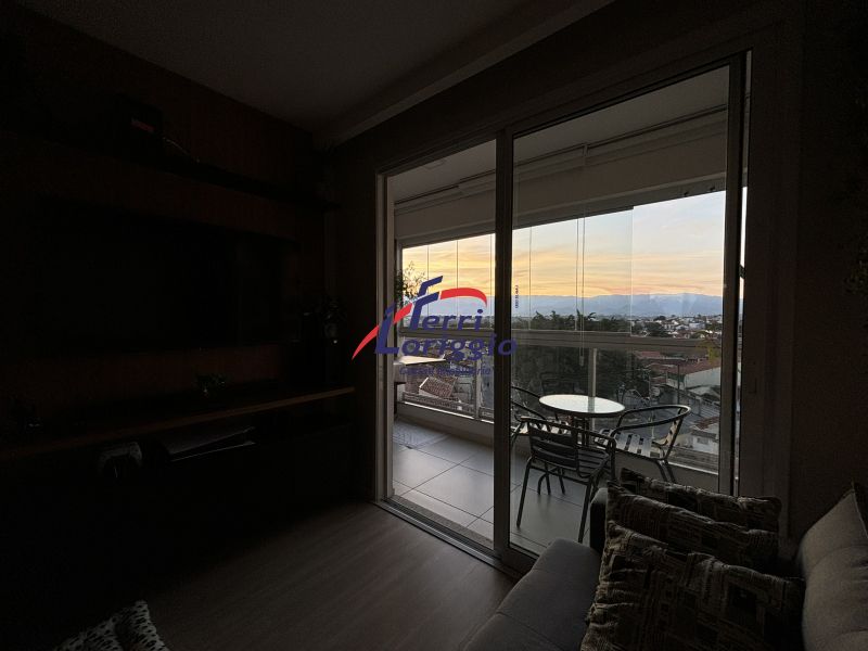 Apartamento com 2 quartos e 2 banheiros à venda no bairro Jardim Coelho Neto, Guaratingueta