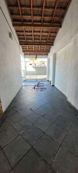 Casa com 3 quartos e 3 banheiros à venda no bairro Sao Benedito, Guaratingueta