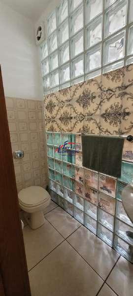Casa com 3 quartos e 3 banheiros à venda no bairro Sao Benedito, Guaratingueta