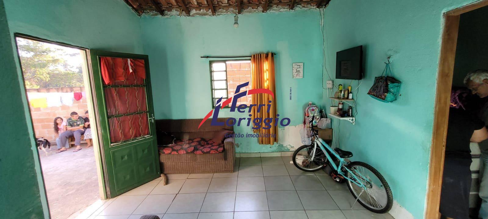 Casa à venda no bairro Vista Alegre, Guaratingueta