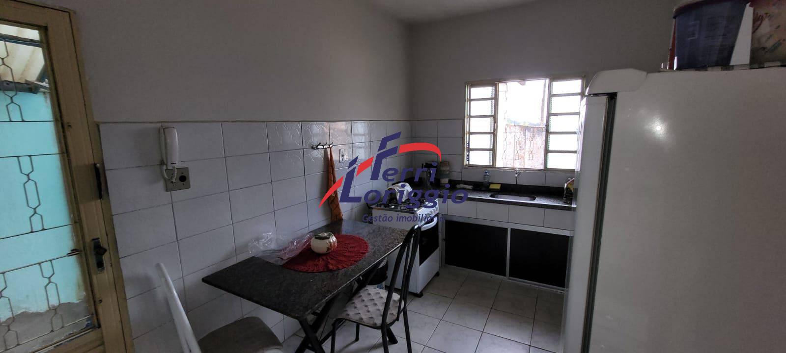Casa à venda no bairro Vista Alegre, Guaratingueta