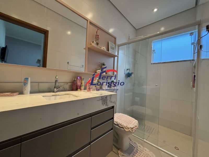 Casa com 4 quartos e 4 banheiros à venda no bairro Village Santana, Guaratingueta