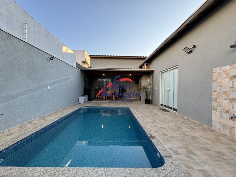 Casa com 4 quartos e 4 banheiros à venda no bairro Village Santana, Guaratingueta