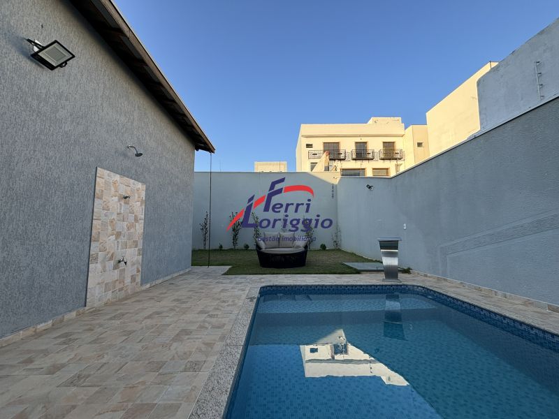 Casa com 4 quartos e 4 banheiros à venda no bairro Village Santana, Guaratingueta