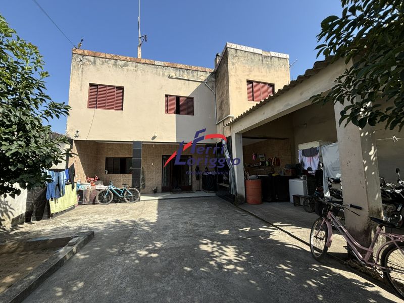 Casa com 5 quartos e 2 banheiros à venda no bairro Vila Brasil, Guaratingueta