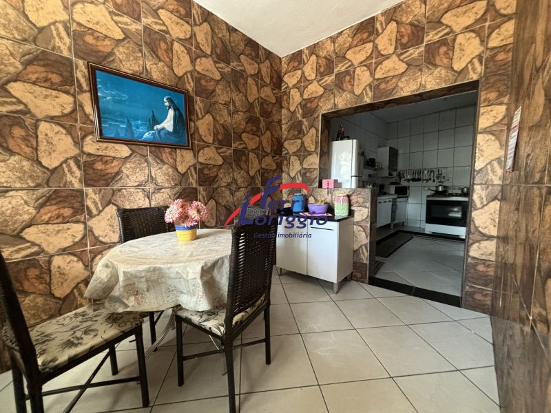 Casa com 5 quartos e 2 banheiros à venda no bairro Vila Brasil, Guaratingueta