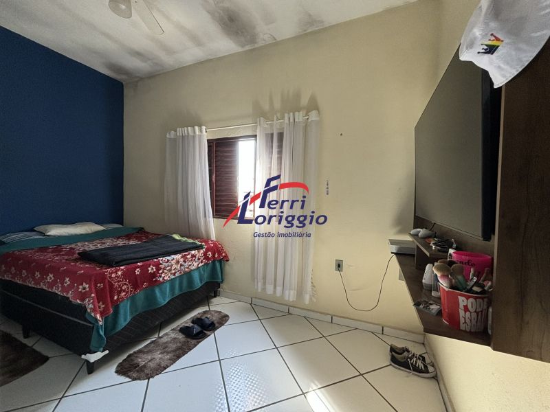 Casa com 5 quartos e 2 banheiros à venda no bairro Vila Brasil, Guaratingueta
