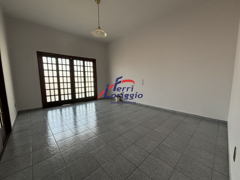 Casa com 3 quartos e 5 banheiros à venda no bairro Vila Paraiba, Guaratingueta
