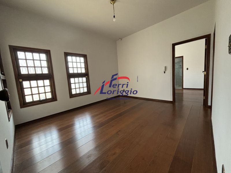 Casa com 3 quartos e 5 banheiros à venda no bairro Vila Paraiba, Guaratingueta