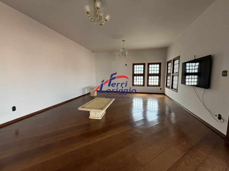 Casa com 3 quartos e 5 banheiros à venda no bairro Vila Paraiba, Guaratingueta