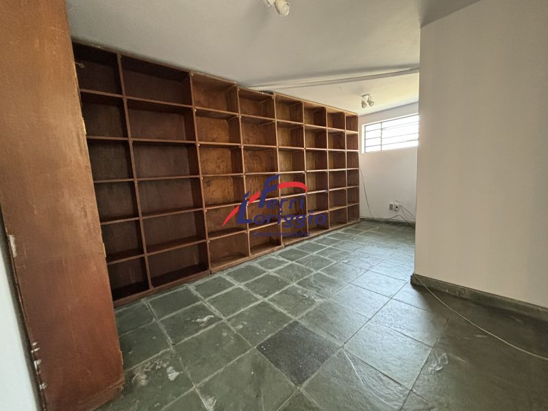 Casa com 3 quartos e 5 banheiros à venda no bairro Vila Paraiba, Guaratingueta