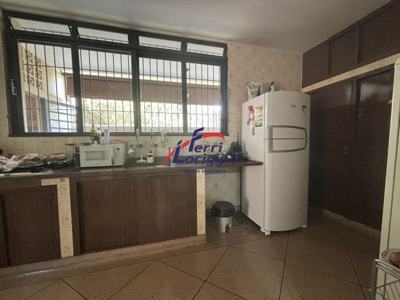 Casa com 3 quartos e 4 banheiros à venda no bairro Sao Benedito, Guaratingueta