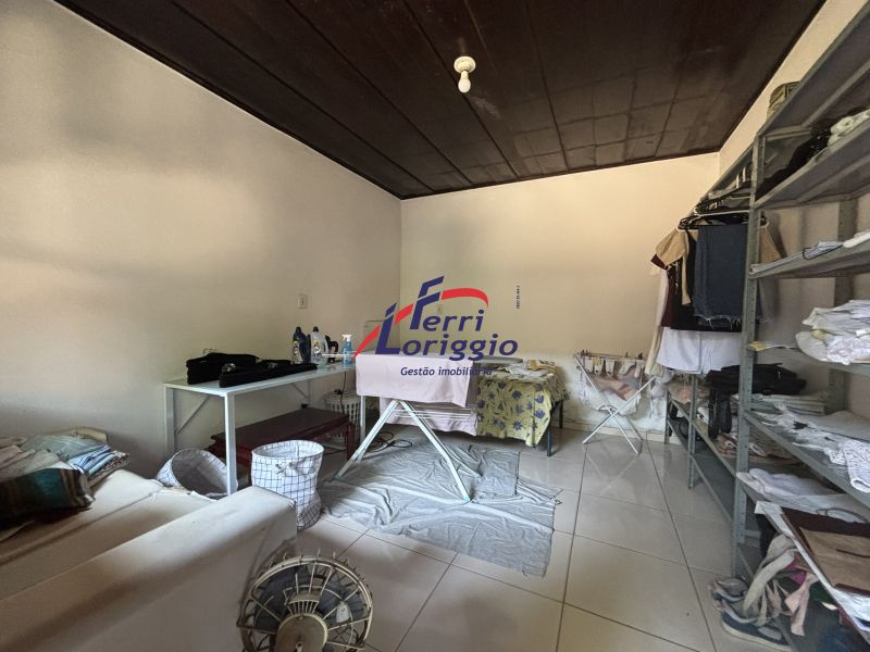 Casa com 3 quartos e 4 banheiros à venda no bairro Sao Benedito, Guaratingueta