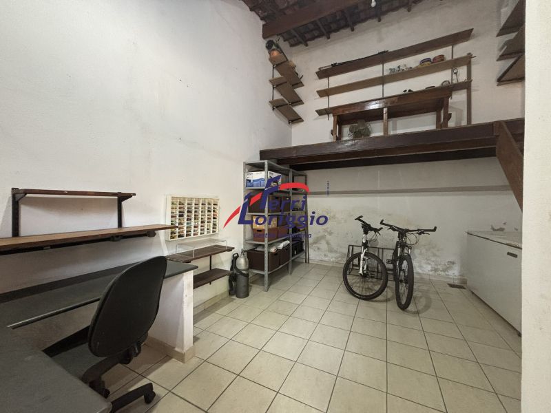 Casa com 3 quartos e 4 banheiros à venda no bairro Sao Benedito, Guaratingueta