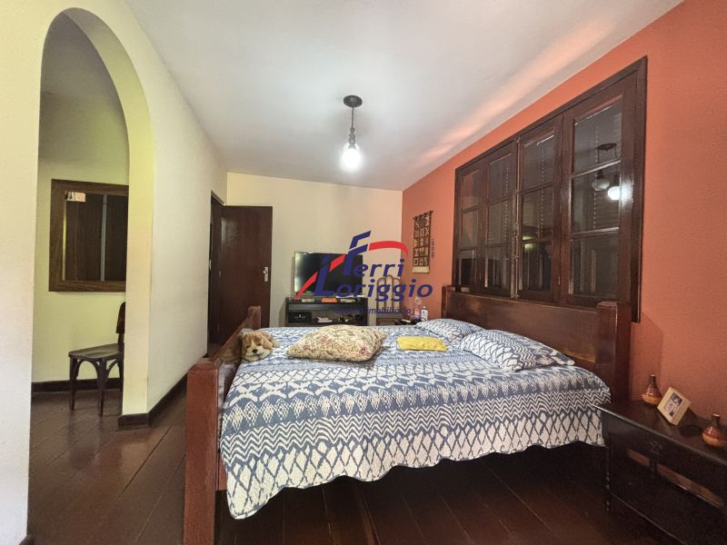 Casa com 3 quartos e 4 banheiros à venda no bairro Sao Benedito, Guaratingueta