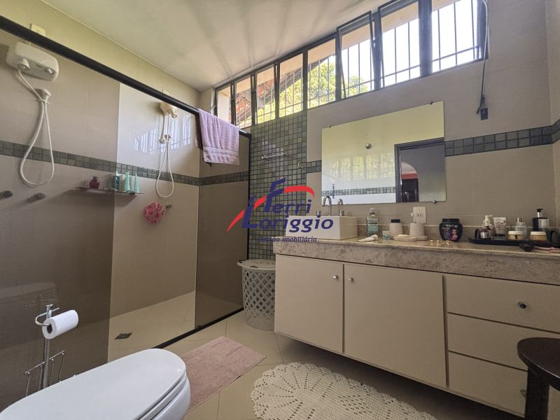 Casa com 3 quartos e 4 banheiros à venda no bairro Sao Benedito, Guaratingueta