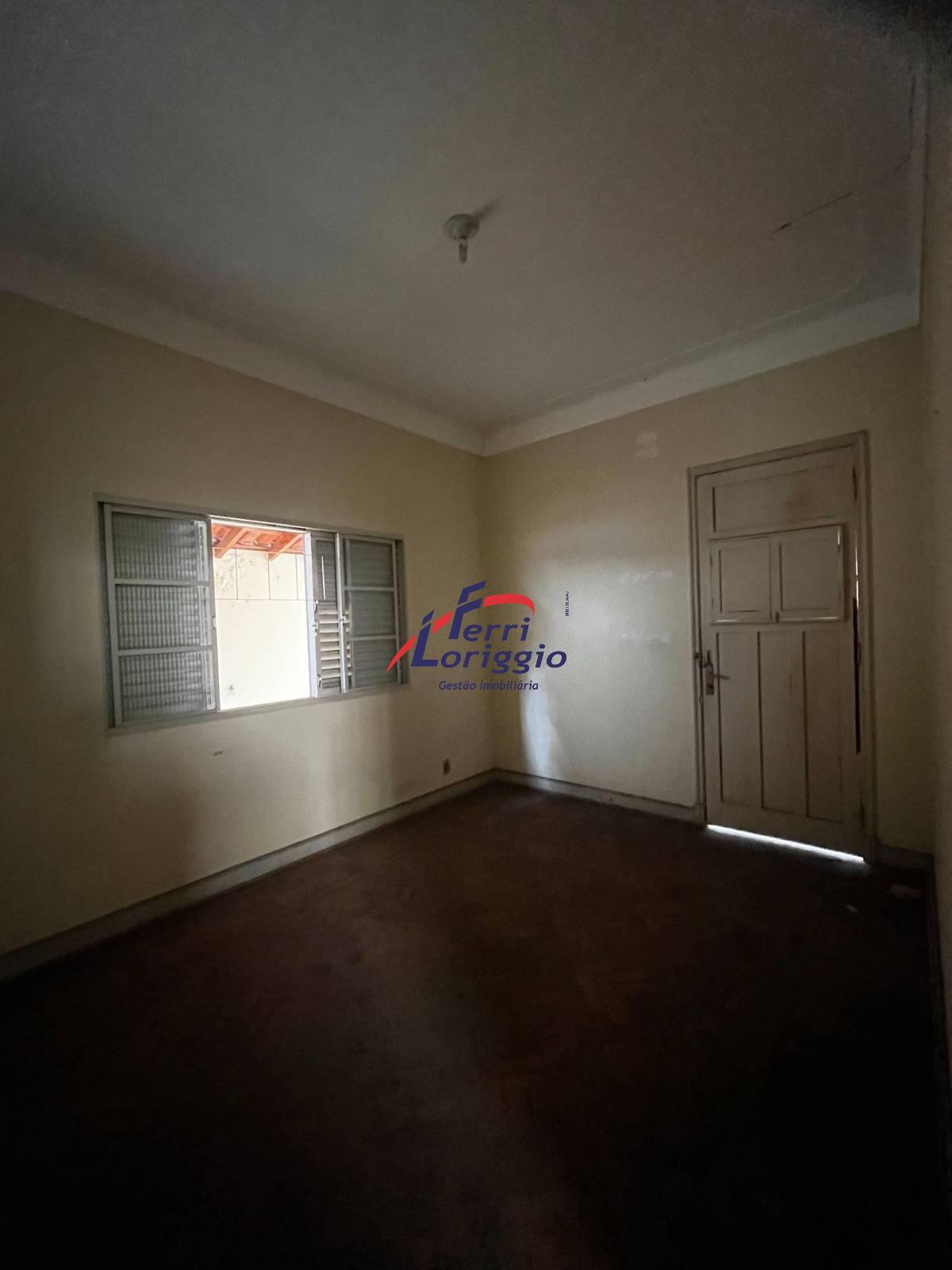 Casa com 3 quartos e 2 banheiros à venda no bairro Centro, Guaratingueta