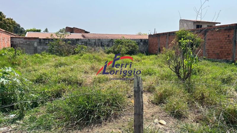 Terreno à venda no bairro Jardim Aeroporto, Guaratingueta