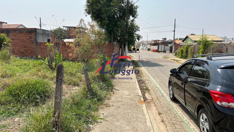 Terreno à venda no bairro Jardim Aeroporto, Guaratingueta